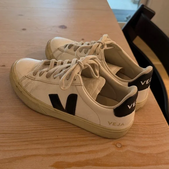 Women’s Veja Campo Sneakers - Picture 5 of 5